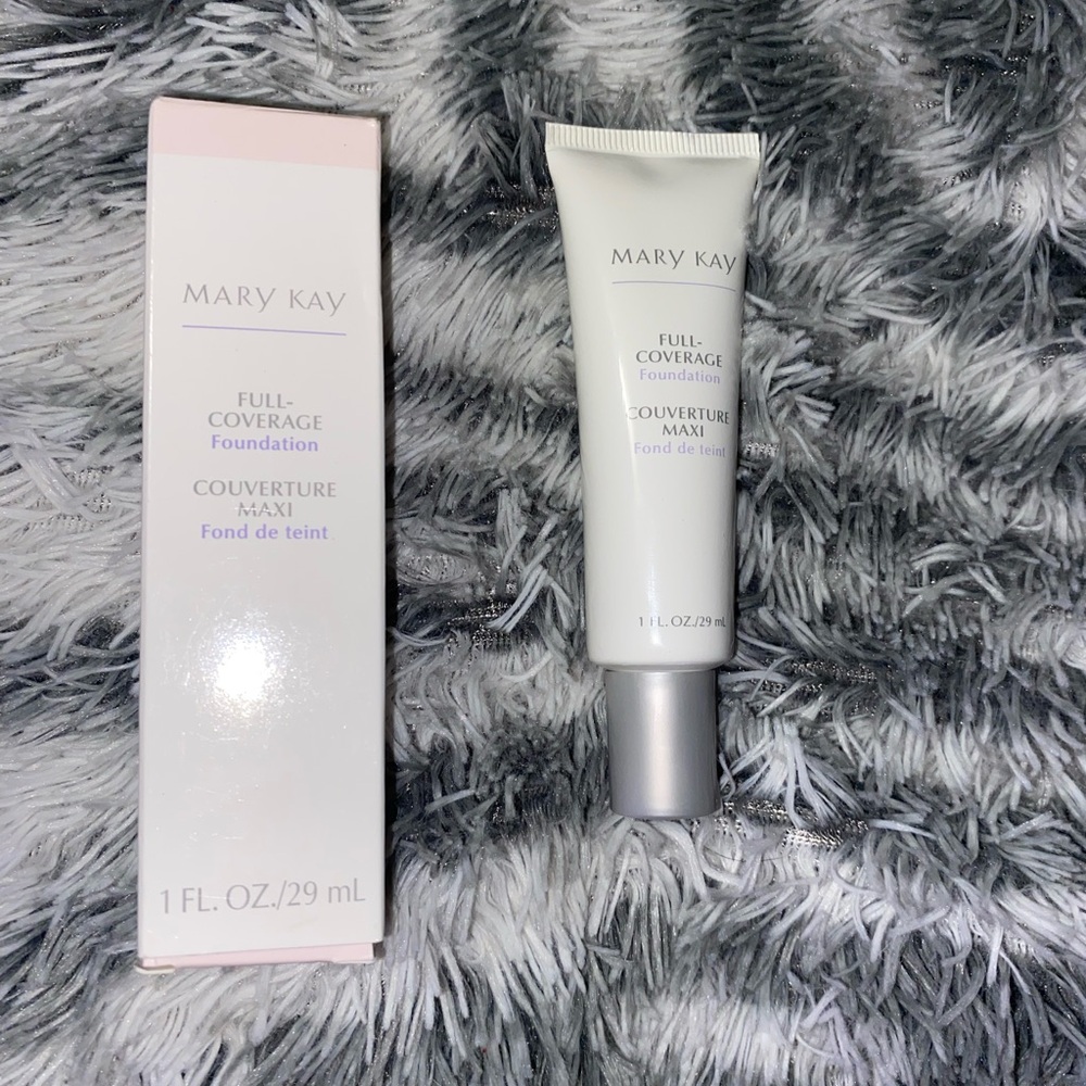 Mary Kay Full-Coverage Foundation - ivory 100